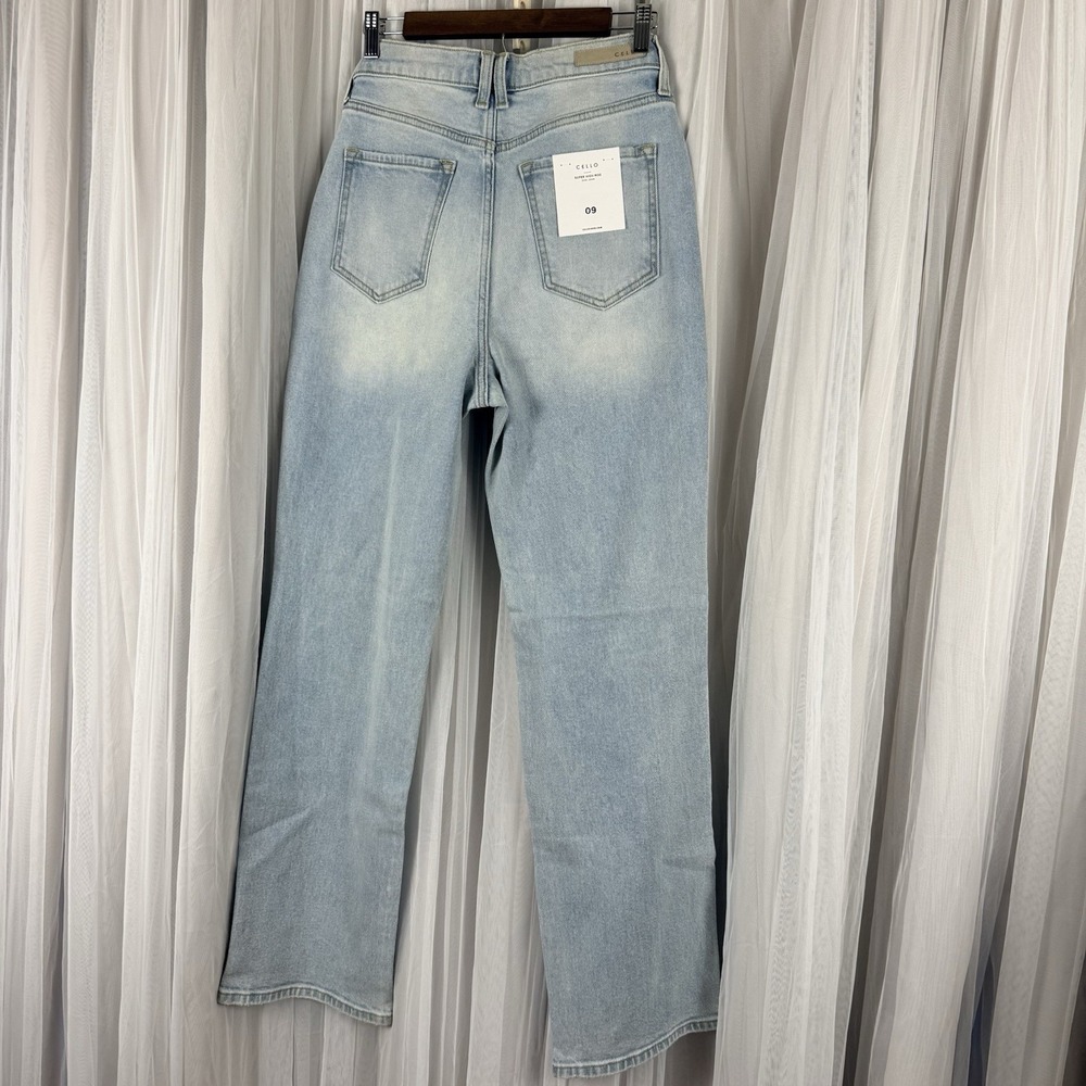 Cello Super High Rise Dad Jeans Light Wash Distressed Size 09 - Picture 2 of 7